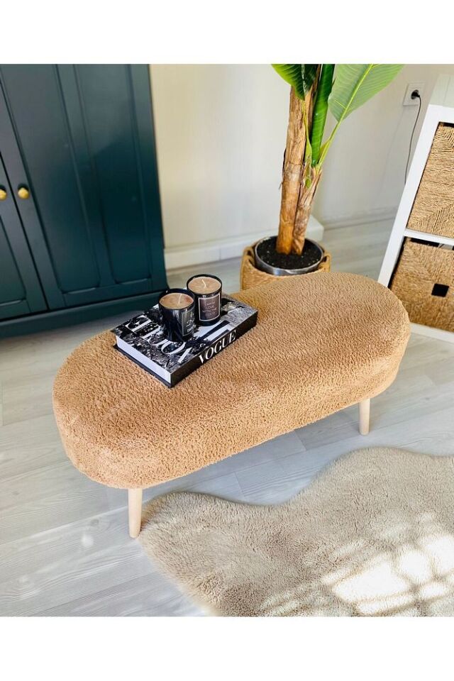 Retro Ahşap Ayaklı Geniş Oturum Alanlı Oval Bench Puf Beyaz Teddy Kumaş