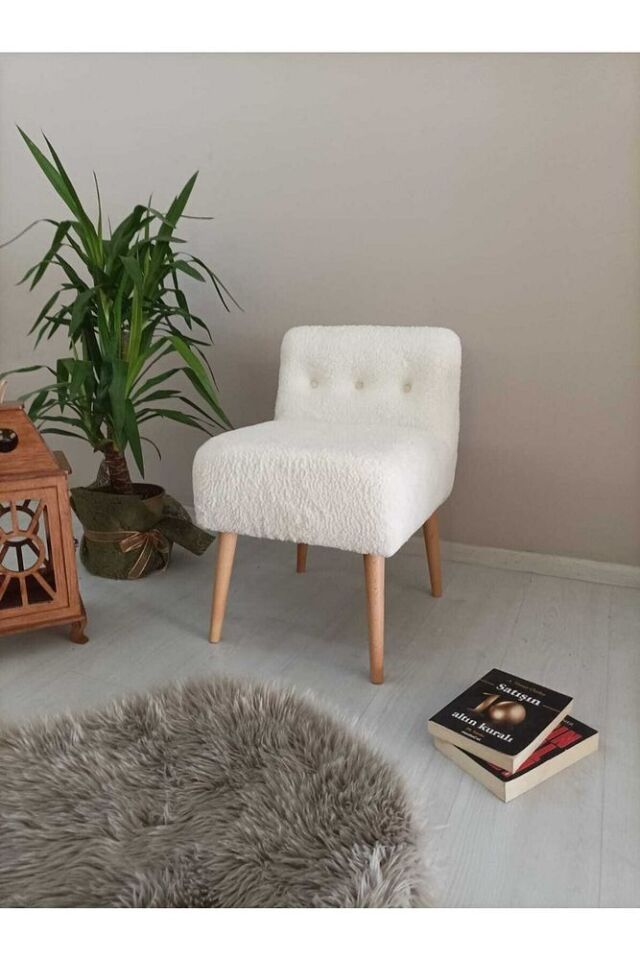 Rahat Oturum Alanlı Retro Gürgen Ahşap Ayaklı Beyaz Teddy Kumaş Puf Bench Koltuk Berjer