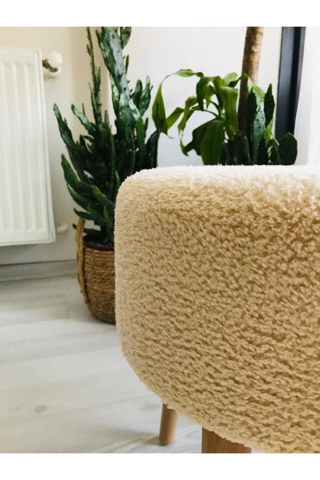 Gürgen Ahşap Ayak Krem Teddy Kumaş Pofidik Puf